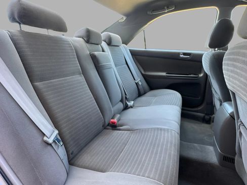 Used 2005 Toyota Camry LE FWD image 38