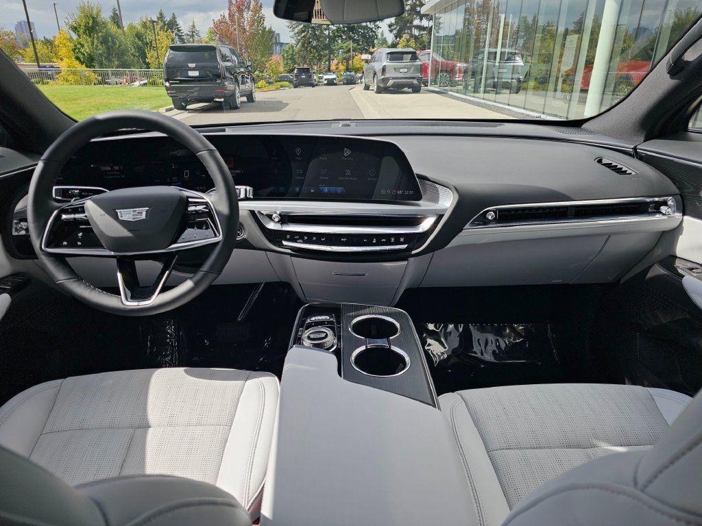 Certified 2024 Cadillac Lyriq Luxury AWD/4WD image 20