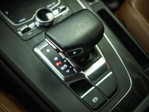 Used 2020 Audi Q5 2.0T Premium Plus AWD/4WD image 22