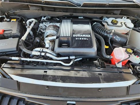 Used 2024 GMC Yukon XL SLT w/ SLT Luxury Package image 32