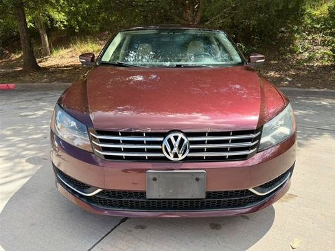 Used 2013 Volkswagen Passat TDI SE FWD image 2