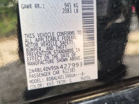 Used 2025 Nissan Altima 2.5 SV FWD image 8