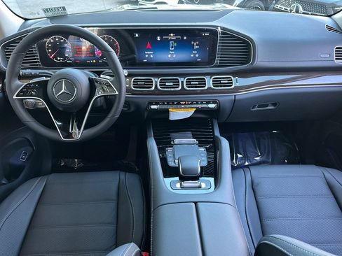 New 2026 Mercedes-Benz GLS 450 4MATIC image 2