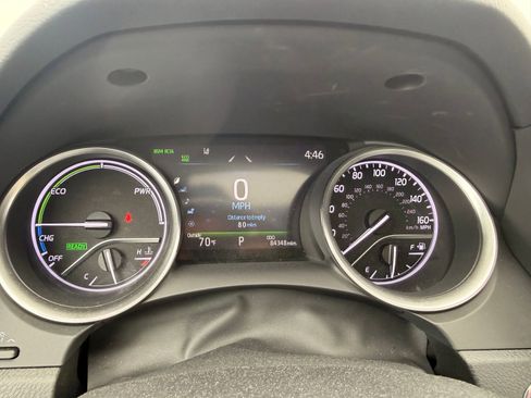 Used 2021 Toyota Camry XLE w/ Navigation Upgrade Package FWD image 5