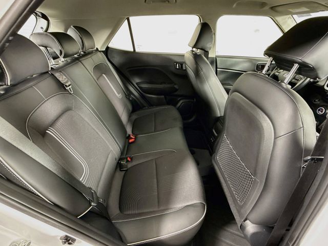 Certified 2024 Hyundai Venue Limited FWD image 28