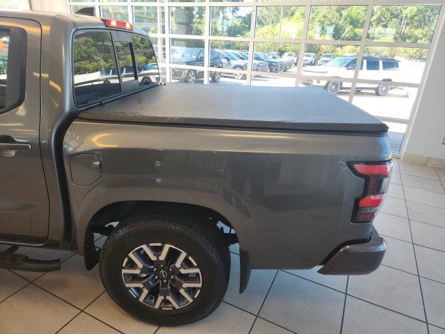 Used 2022 Nissan Frontier SV w/ SV Premium Package AWD/4WD image 9
