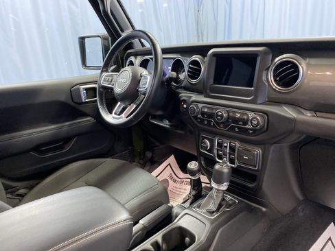 Certified 2021 Jeep Wrangler Unlimited Sahara image 43