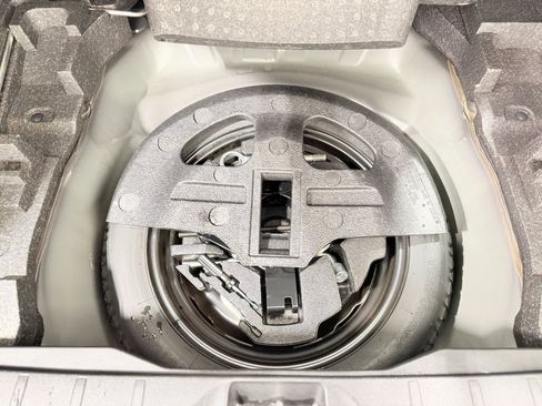 Used 2015 Subaru Forester 2.5i w/ Alloy Wheel Package image 38