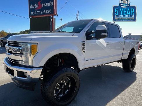 Used 2017 Ford F250 Lariat w/ Lariat Value Package AWD/4WD image 1
