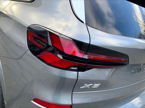 New 2026 BMW X5 xDrive40i w/ M Sport Package image 14