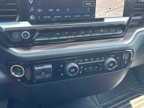 Certified 2026 Chevrolet Silverado 1500 RST AWD/4WD image 31
