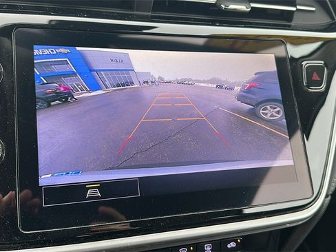 Used 2022 Chevrolet Bolt EUV LT w/ Convenience Package image 21