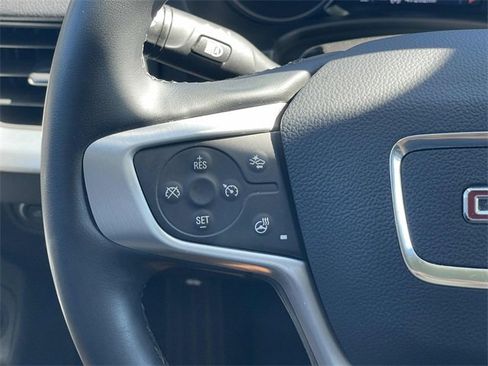 Used 2024 GMC Terrain SLT image 11