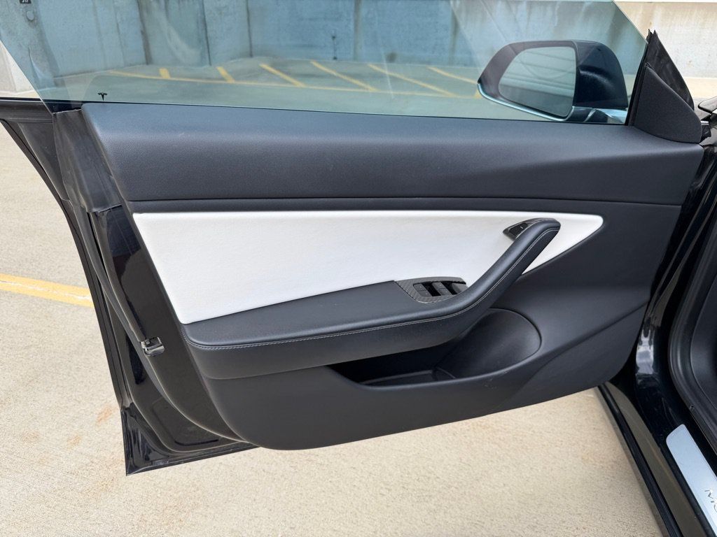 Used 2018 Tesla Model 3 AWD/4WD image 10