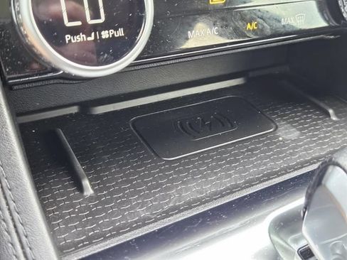 Used 2025 Jaguar F-PACE SVR AWD/4WD image 33