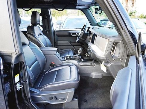 Used 2025 Ford Bronco Outer Banks image 11