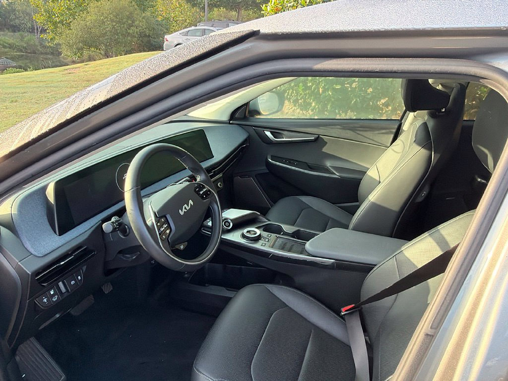 Used 2024 Kia EV6 Wind w/ Wind Technology Package RWD image 8