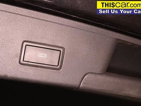 Used 2022 Volkswagen Atlas Cross Sport SE image 30