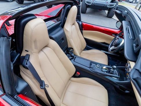 Used 2020 MAZDA MX-5 Miata RF Grand Touring image 60