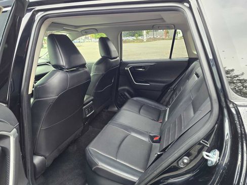 Used 2020 Toyota RAV4 Limited image 19