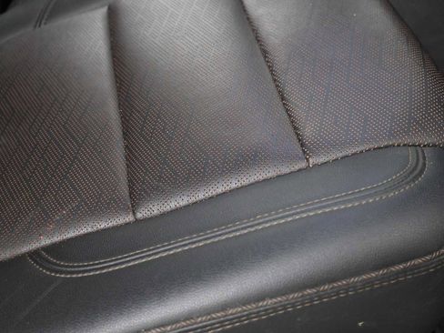 Used 2023 Chevrolet Traverse High Country image 11