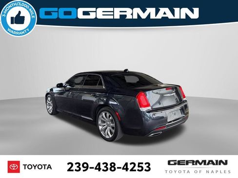 Used 2019 Chrysler 300 Touring L w/ Quick Order Package 22F RWD image 4