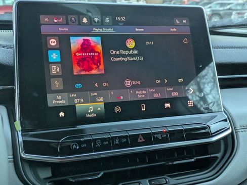 New 2026 Jeep Compass Limited image 19