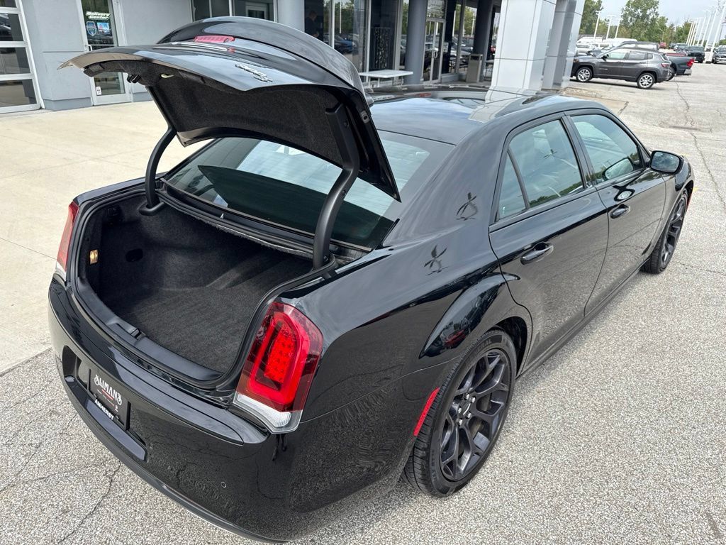 Used 2020 Chrysler 300 S w/ 300S Premium Group RWD image 18