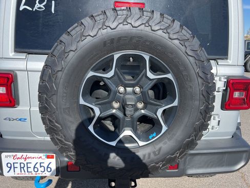 Used 2023 Jeep Wrangler Unlimited Rubicon 4xe w/ Cold Weather Group AWD/4WD image 12