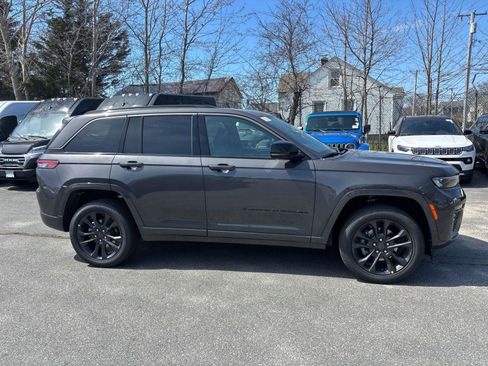 New 2026 Jeep Grand Cherokee Limited AWD/4WD image 2