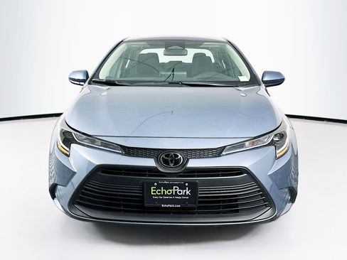Used 2025 Toyota Corolla LE image 2