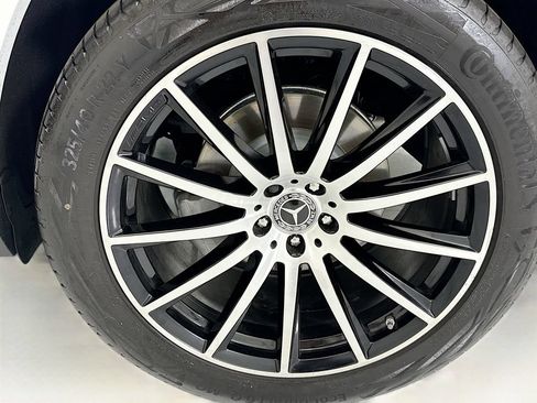 Used 2025 Mercedes-Benz GLS 580 4MATIC image 30