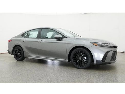 New 2026 Toyota Camry SE image 28
