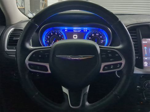 Used 2017 Chrysler 300 C w/ Safetytec Plus Group image 21