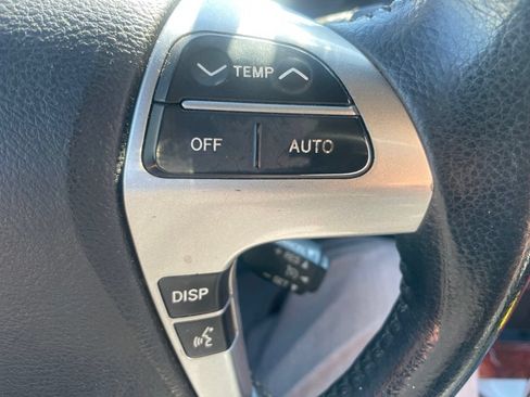 Used 2013 Toyota Highlander Limited AWD/4WD image 16