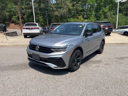 Used 2023 Volkswagen Tiguan SE R-Line FWD image 34