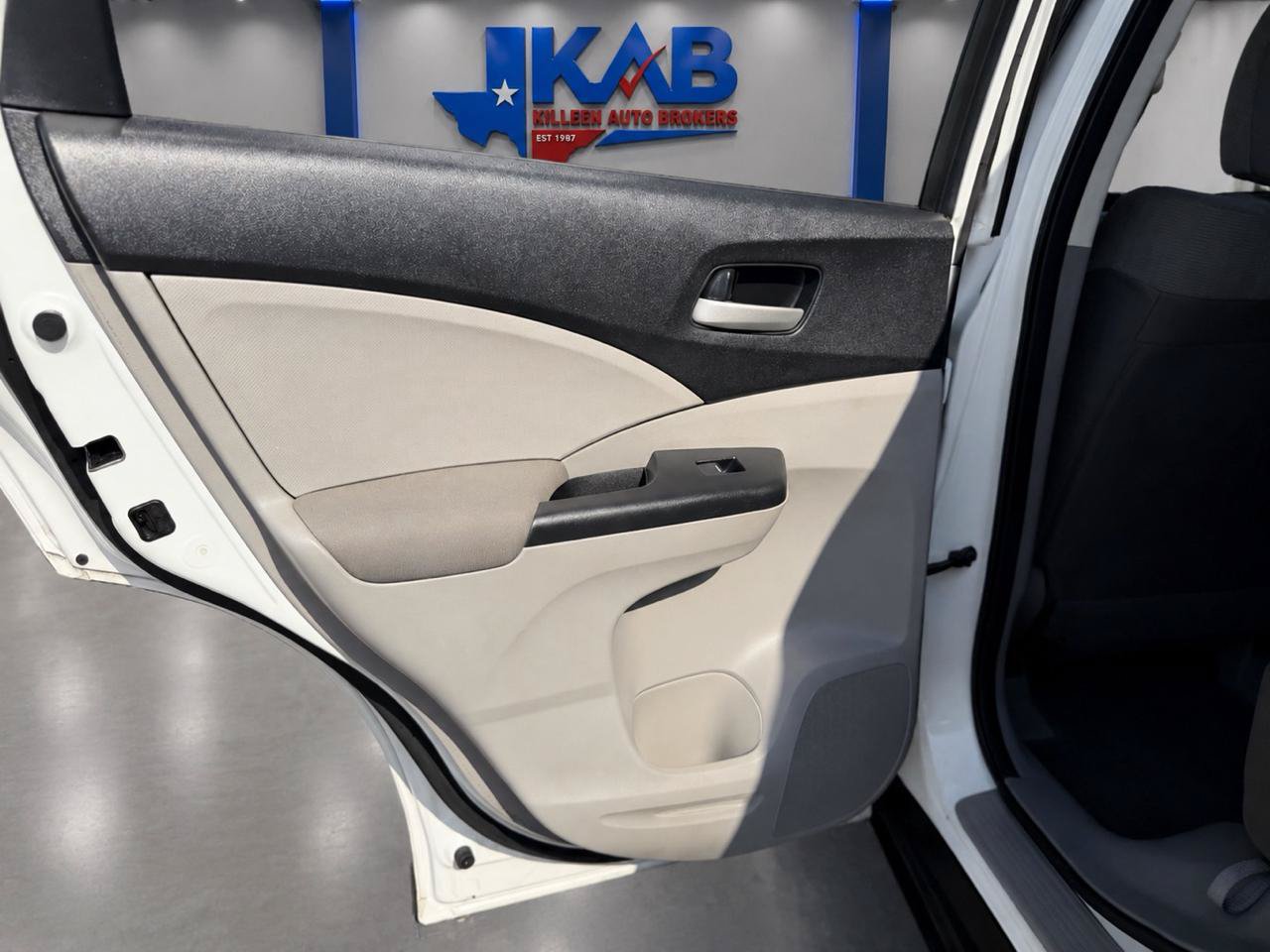 Used 2014 Honda CR-V LX image 12