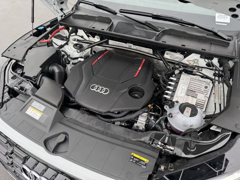 Used 2024 Audi SQ5 Premium Plus w/ Premium Plus Package image 40