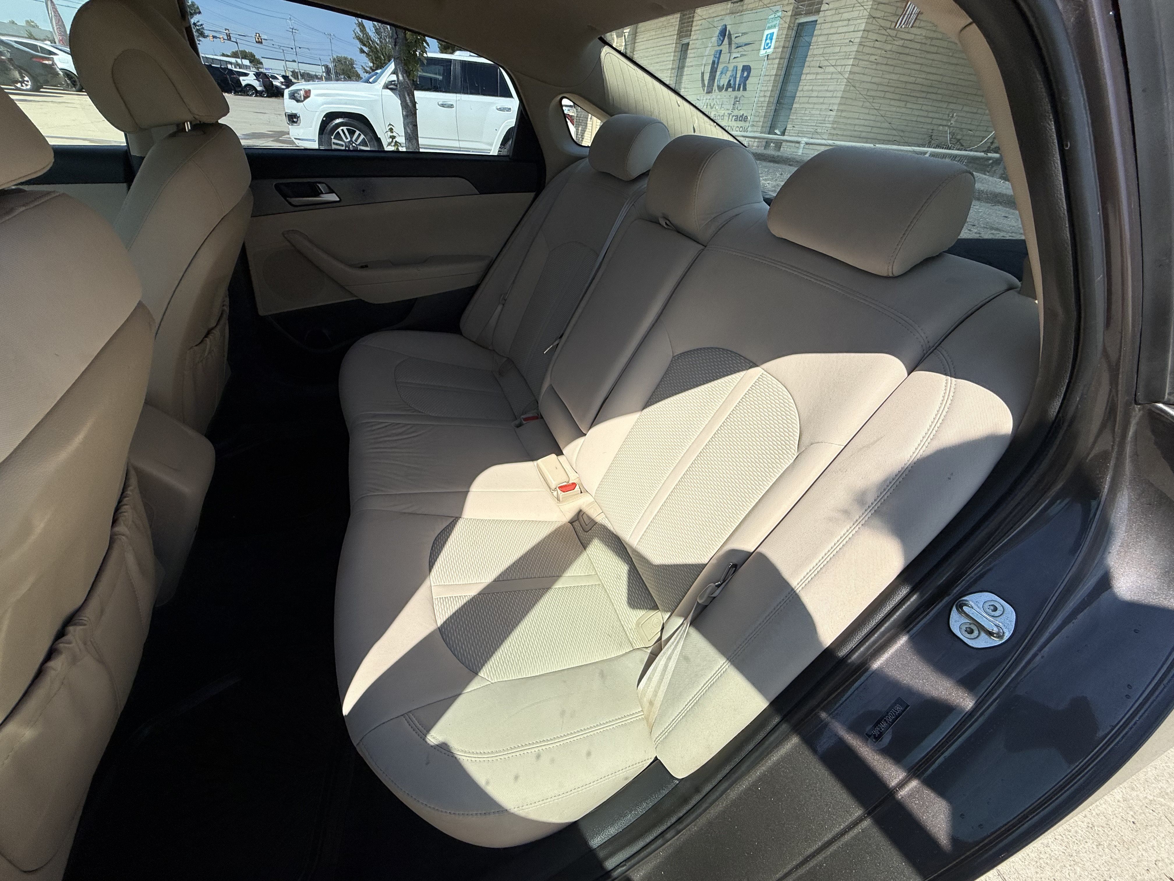 Used 2016 Hyundai Sonata SE w/ Cargo Package FWD image 10