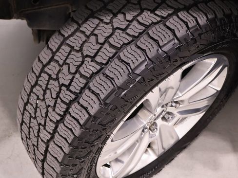 Used 2016 Ford F150 Platinum w/ Equipment Group 701A Luxury AWD/4WD image 48