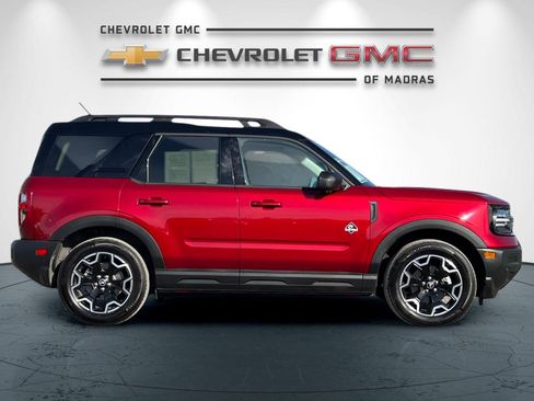 Used 2025 Ford Bronco Sport Outer Banks w/ Outer Banks Tech Package+ image 2