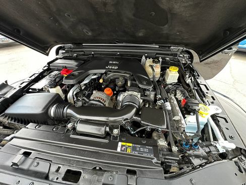 Used 2020 Jeep Gladiator Overland AWD/4WD image 26