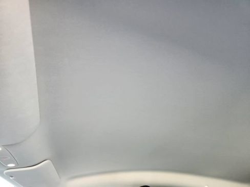 Used 2026 Tesla Model Y 2WD image 33