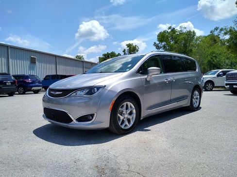 Certified 2019 Chrysler Pacifica Touring-L Plus w/ Advanced Safetytec Group FWD image 2