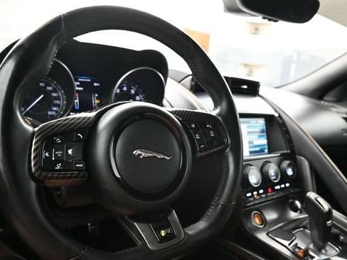 Used 2015 Jaguar F-TYPE R RWD image 10