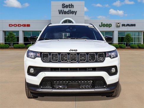 New 2026 Jeep Compass Latitude image 2