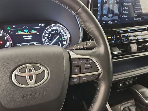 Used 2021 Toyota Highlander Limited image 21