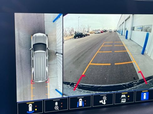 Certified 2022 Chevrolet Tahoe RST w/ Sport Performance Package image 18