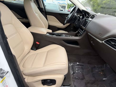 Used 2017 Jaguar F-PACE Prestige AWD/4WD image 7