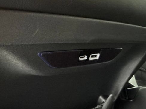 New 2027 Chrysler Pacifica Limited AWD/4WD image 21